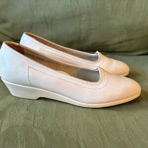 Vintage Dr. Scholl White Leather Shoes